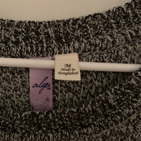 Francesca’s Long Sleeve Sweater Dress - Picture 3 of 5